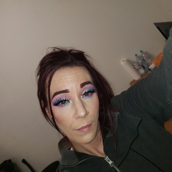 Meet your Posher, Linnét - Picture 1 of 1